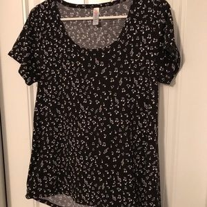 Lularoe classic tee